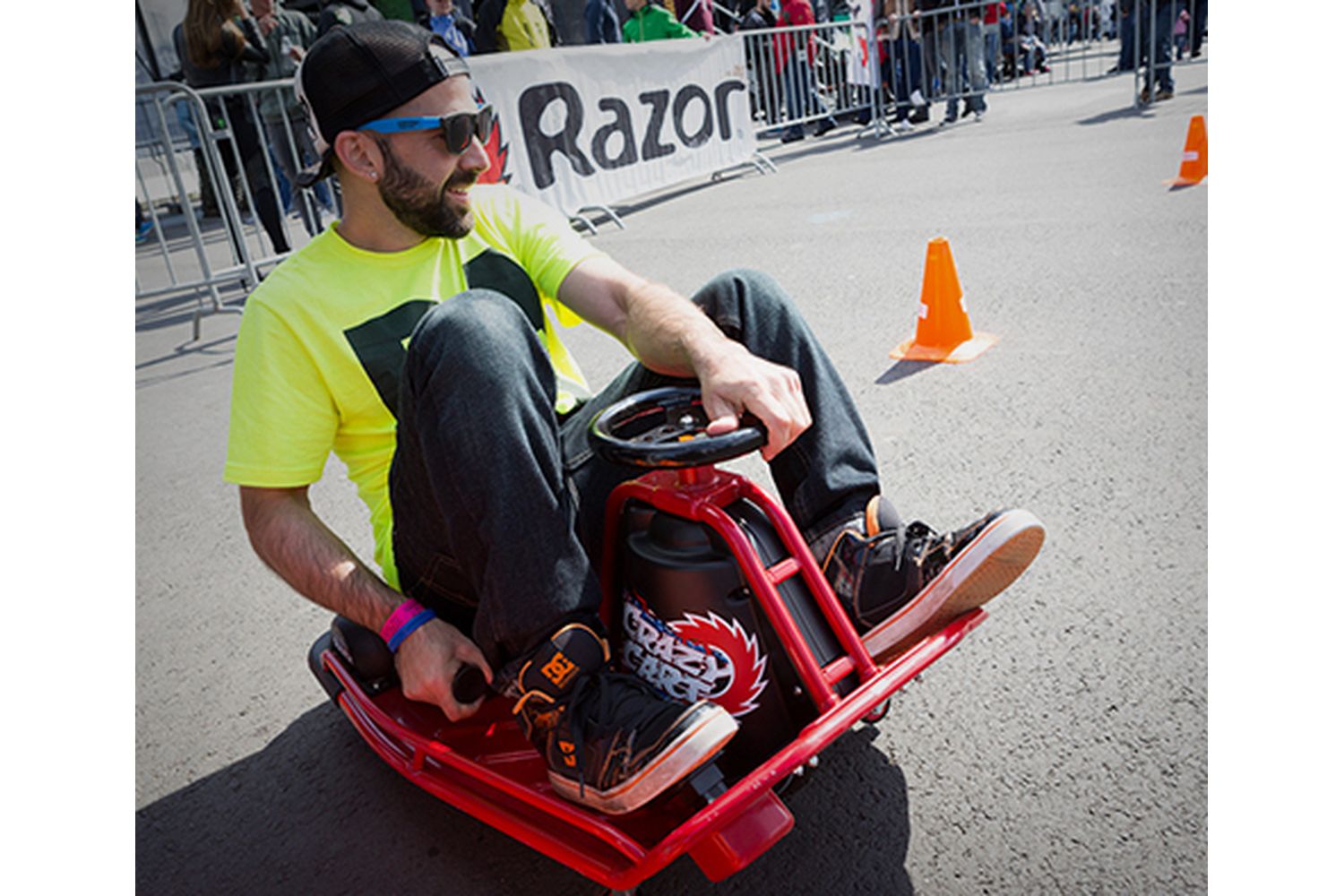Razor - 25173860 - 3