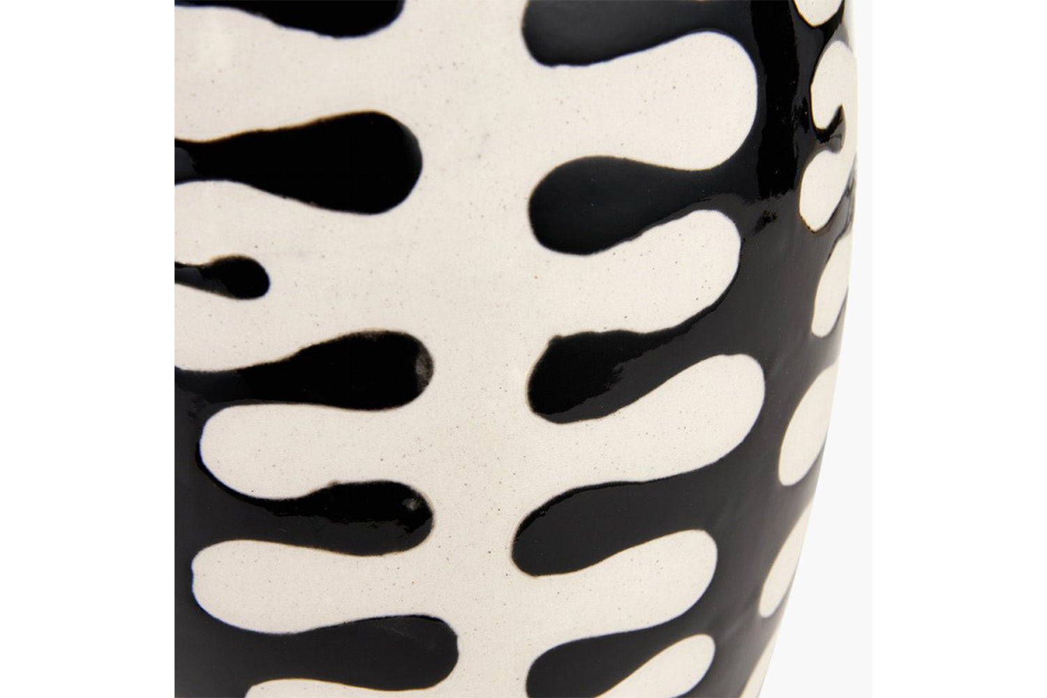 Elkorn Tall Coral Table Lamp | Black/White