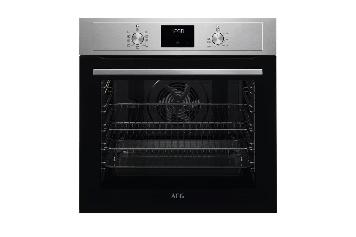 AEG 3000 Surround Cook Built-in Aqua Clean Oven | BEX335011M