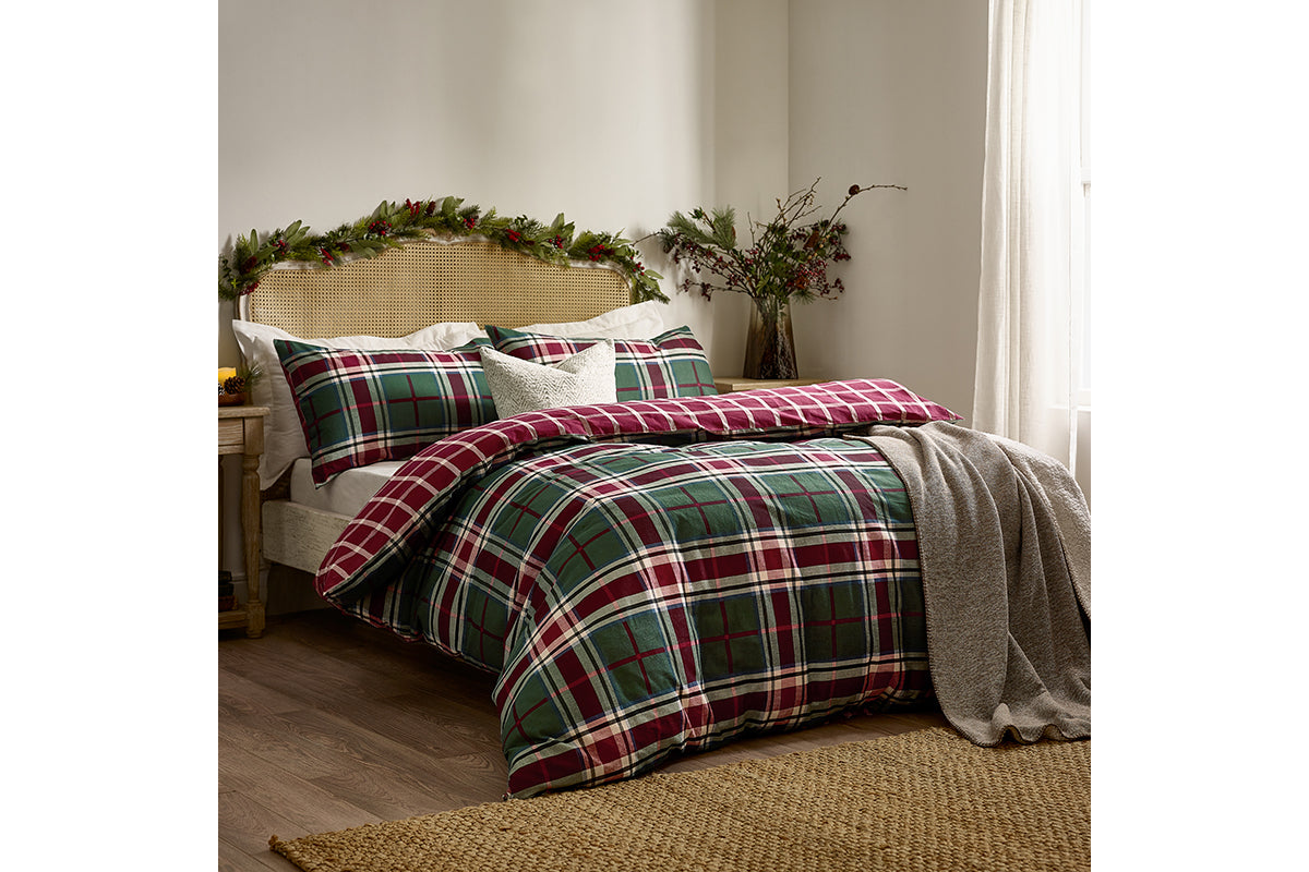 Braemar Check Duvet Set | Berry/Pine | Double