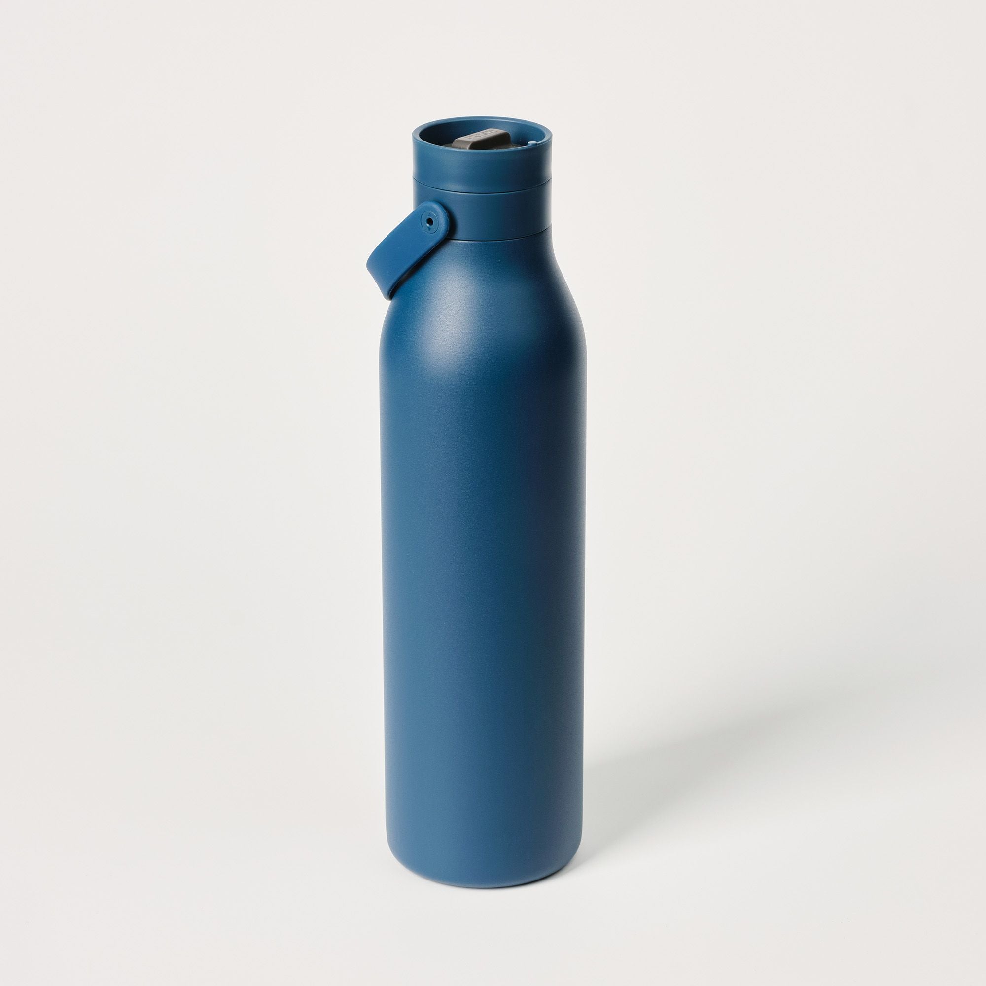 Circular&co. Recycled Stainless Steel Bottle 750ml | Water Bottle | Midnight Blue