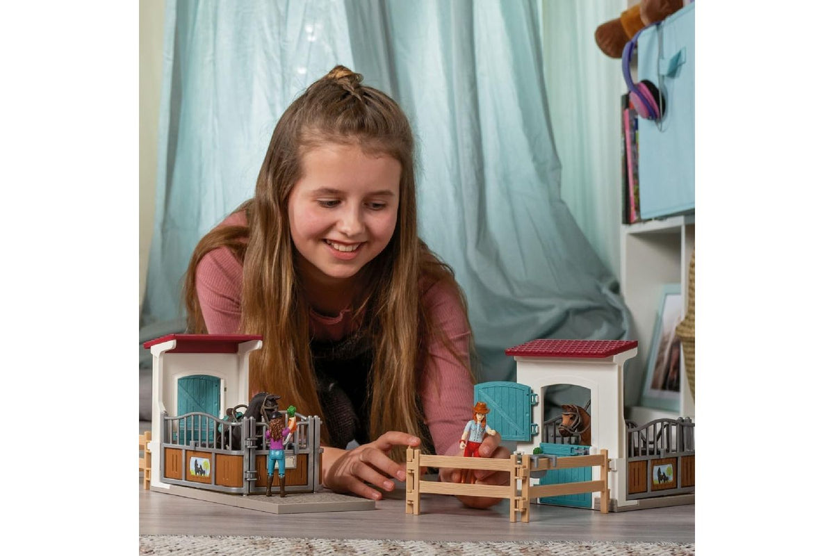 Schleich Horse Club Horsebox With Lisa And Storm | Toy Playset-2