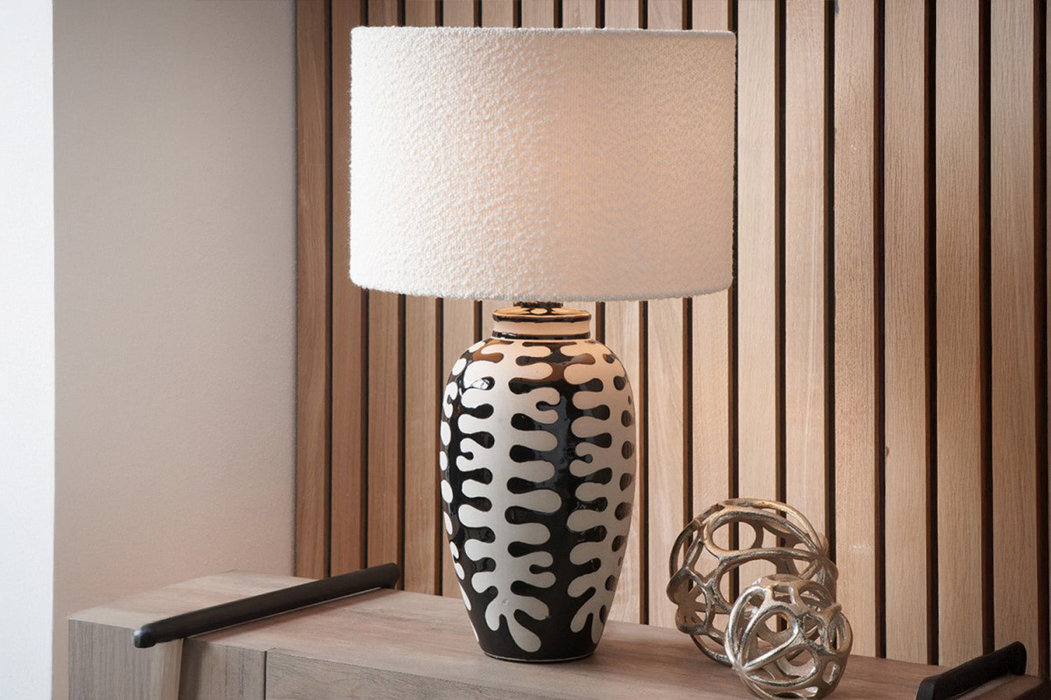 Elkorn Tall Coral Table Lamp | Black/White