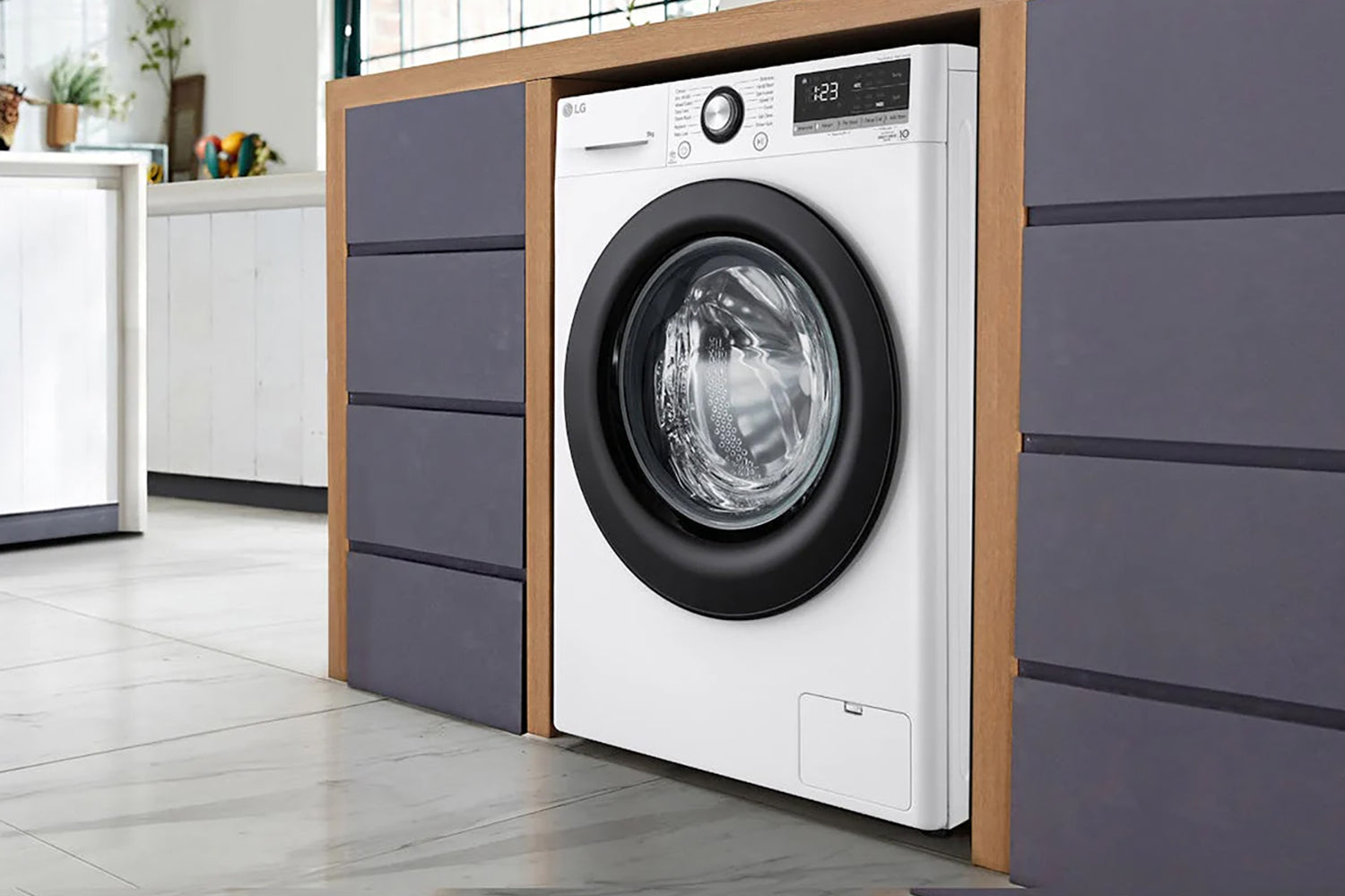 LG 10kg Freestanding Washing Machine | F4Y510WBLN1