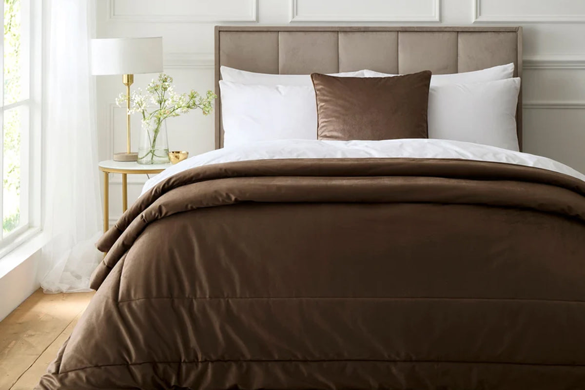 Harlan Bedspread | 235 x 235 cm | Chocolate