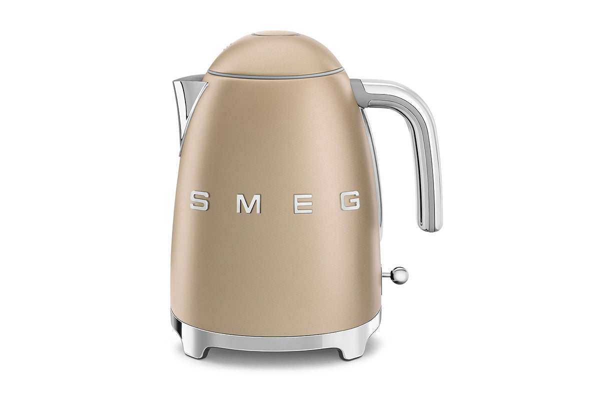 Smeg 50's Style 1.7L Electric Kettle | KLF03CHMUK | Champagne