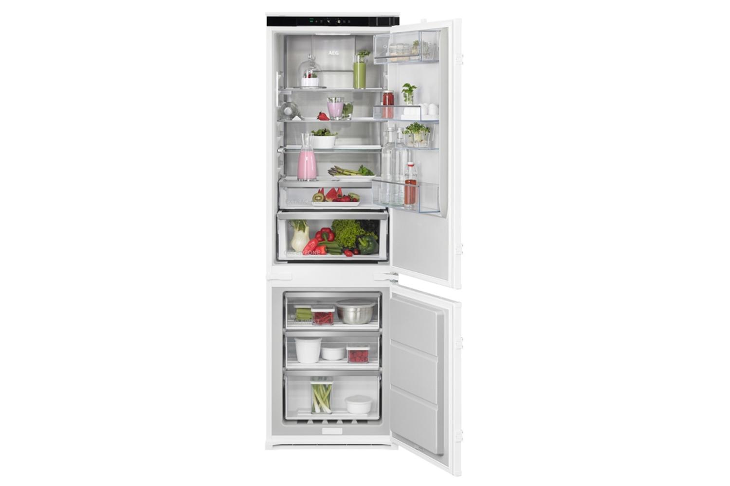 AEG 8000 Series Built-in Fridge Freezer | TSC8M181CS