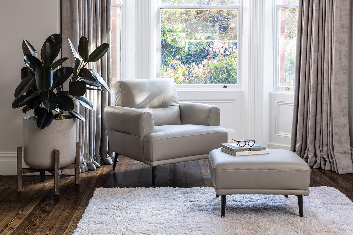 Orio Armchair | Leather | Dove